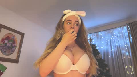 Snapshot of tatti_1 chatting on December 26, 9:47 pm Tata online show from December 26, 9:47 pm