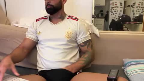 HotTattooBRboy online show from April 7, 5:53 am