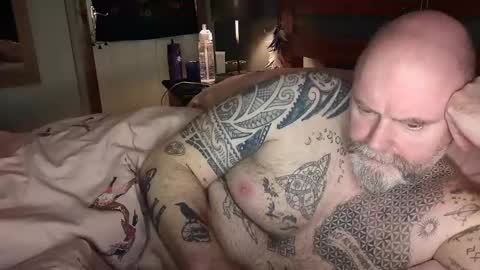 Tattooeddilf 01 online show from December 27, 4:15 am