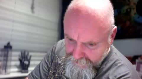 Tattooeddilf 01 online show from September 28, 12:08 am