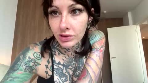 tattooedlucy_ online show from June 3, 1:03 pm