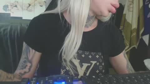 Snapshot of tatuada_safada chatting on October 14, 7:22 am tatuada_safada online show from October 14, 7:22 am