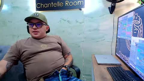     online show from April 30, 12:32 pm