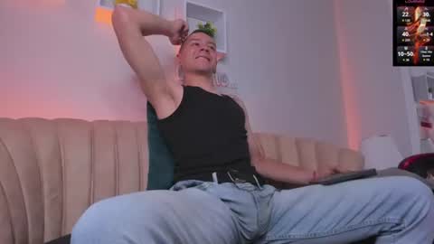 tayler_milers online show from July 15, 8:24 pm
