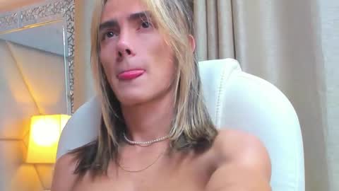 tayler_swift1 online show from February 28, 11:25 am