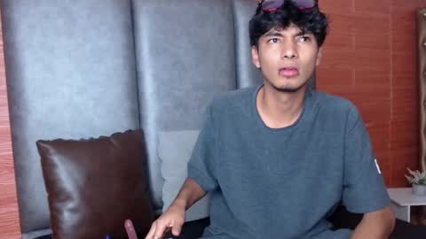 taylerwolf1 online show from December 2, 5:15 am