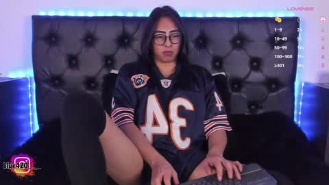 blue  online show from March 4, 10:16 pm