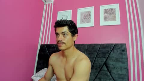 taylor_steele online show from April 14, 1:14 pm