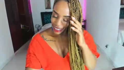 Snapshot of taylorslims chatting on February 7, 1:32 pm taylorslims online show from February 7, 1:32 pm