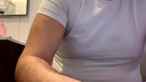 Tbest1986 online show from February 2, 9:07 am