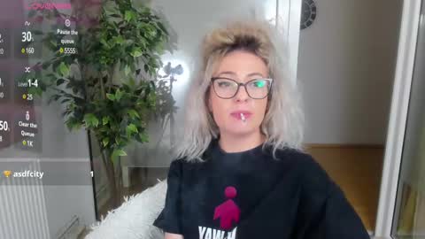 Cherry online show from February 10, 3:21 pm