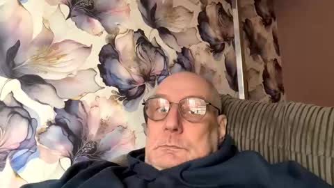 Mark online show from October 17, 12:20 pm