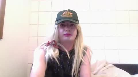 teepz97 online show from December 2, 8:29 pm