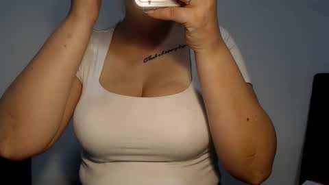 Teeyara  online show from October 6, 9:10 pm