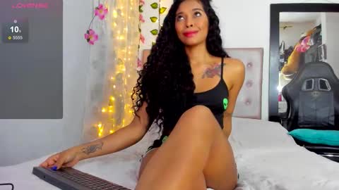 Tefy Cardona online show from December 5, 4:38 pm