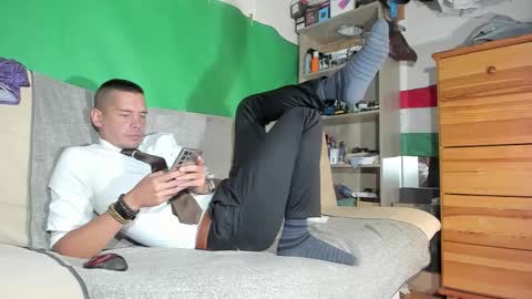 Snapshot of telepaticman chatting on October 4, 4:49 pm Virg Lszl online show from October 4, 4:49 pm