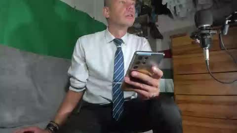 Snapshot of telepaticman chatting on September 30, 12:15 pm Virg Lszl online show from September 30, 12:15 pm