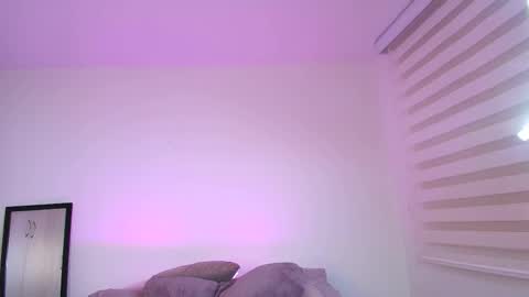 tender_dust online show from February 9, 3:43 am