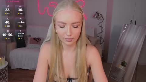 TessaHamilton online show from February 27, 10:19 am