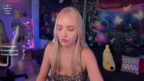 TessaHamilton online show from October 9, 12:32 pm