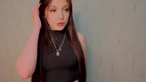 Mary online show from April 19, 3:24 pm