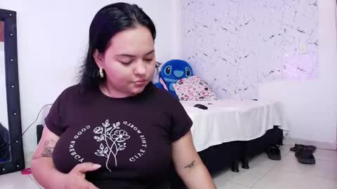 tessa y leo online show from November 8, 1:58 pm