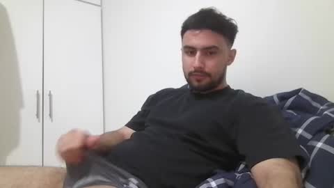 ThaiGuy online show from January 4, 10:38 am