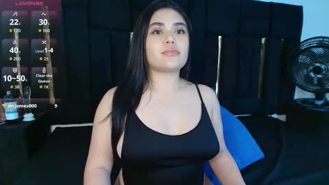 T H A I S  online show from November 15, 7:59 pm