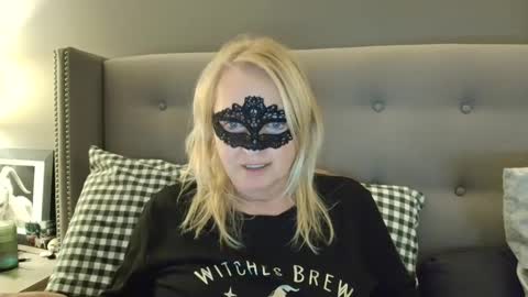 Thaleia Quinn online show from October 12, 10:33 pm