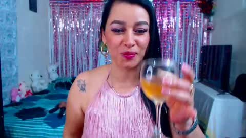 thaliaa  online show from October 19, 6:07 am