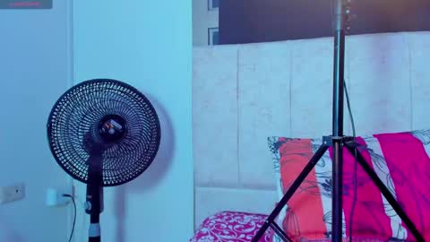 Snapshot of thania_777 chatting on October 4, 1:58 am Thania online show from October 4, 1:58 am