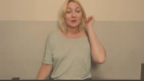 Eva online show from August 3, 11:33 pm