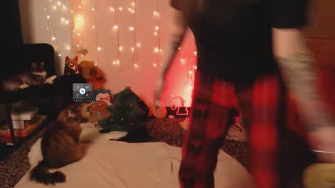 Giovanna online show from December 19, 1:45 am