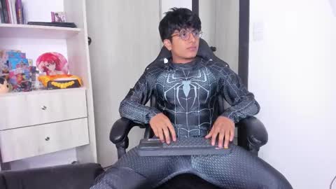 Snapshot of the_weed_guys chatting on October 31, 9:59 pm Danny online show from October 31, 9:59 pm