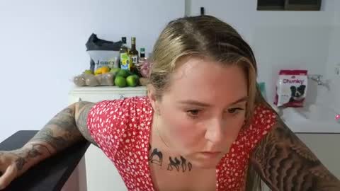 theauroramae -  online show from December 14, 1:38 am