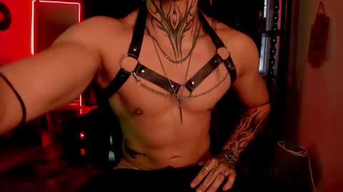 Snapshot of thebeastmaster_ chatting on October 9, 10:04 pm the beast master online show from October 9, 10:04 pm