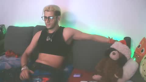 Mr.J online show from December 17, 2:01 am