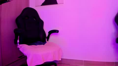 Alicia Alikath  online show from January 9, 4:19 am