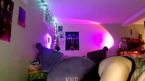 KIng Venus online show from November 13, 4:48 am