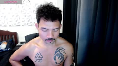Snapshot of thefriskyasian chatting on October 22, 8:17 am Jaycee online show from October 22, 8:17 am