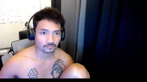 Snapshot of thefriskyasian chatting on September 27, 7:22 pm Jaycee online show from September 27, 7:22 pm