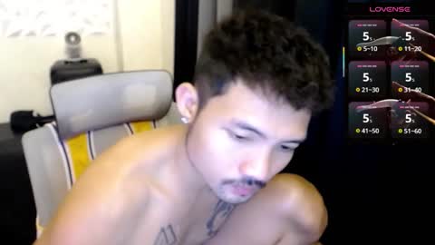 Snapshot of thefriskyasian chatting on September 24, 5:19 pm Jaycee online show from September 24, 5:19 pm