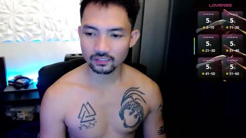 Snapshot of thefriskyasian chatting on October 11, 6:40 am Jaycee online show from October 11, 6:40 am