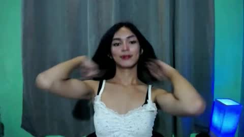 thegirlyouneedxoxo online show from January 12, 11:56 pm