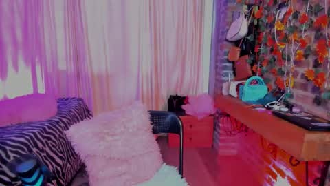 Goldie online show from March 22, 6:12 pm