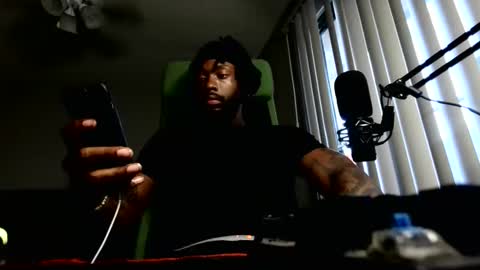 IXMCOUPLE444 online show from May 16, 1:57 am
