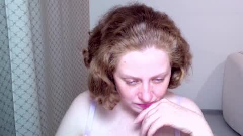 Ella online show from November 23, 5:11 pm