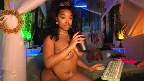 thelovelybrown online show from December 19, 7:42 pm