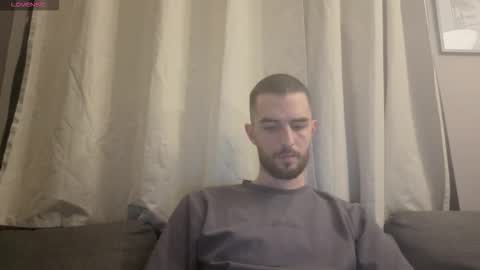 themmistokles online show from December 3, 8:53 pm