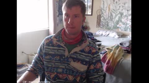 Daisy and Tim online show from November 21, 9:57 pm